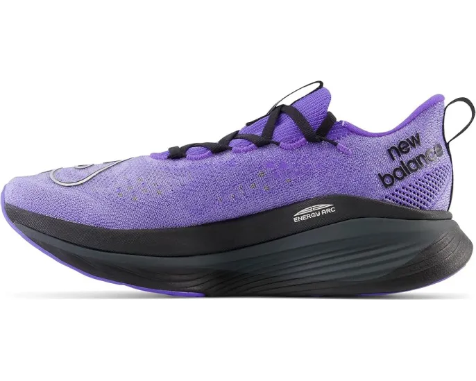 Беговые кроссовки New Balance FuelCell Supercomp Elite v3 с карбоновой пластиной