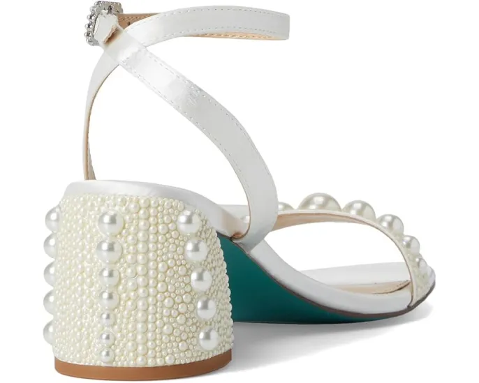 Босоножки Tina на платформе от Blue by Betsey Johnson с жемчужным декором