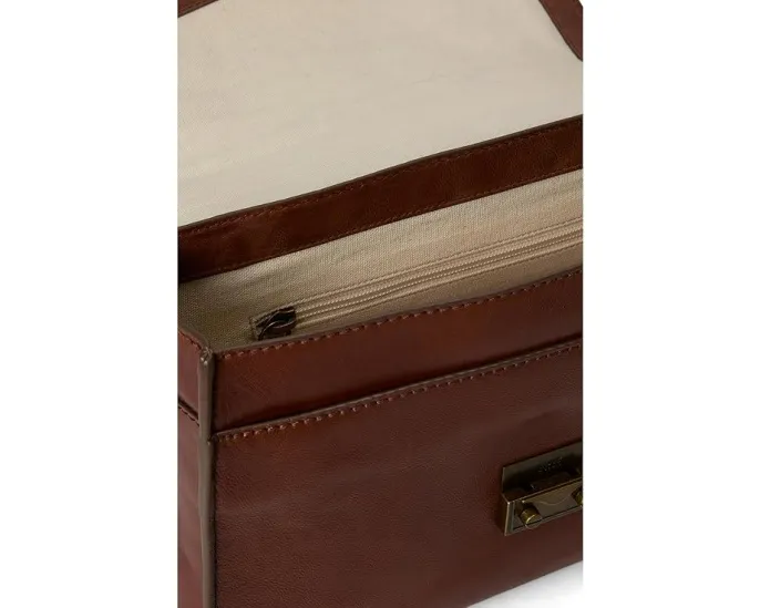 Сумка через плечо Alex Flap Shoulder из кожи с латунной застежкой Frye