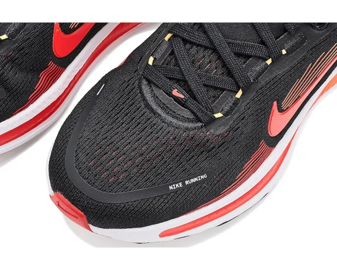 Беговые кроссовки Nike Kids Vomero 18 с пеной ReactX