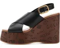 Босоножки GUESS Yarisel с клиновидным каблуком и логотипом