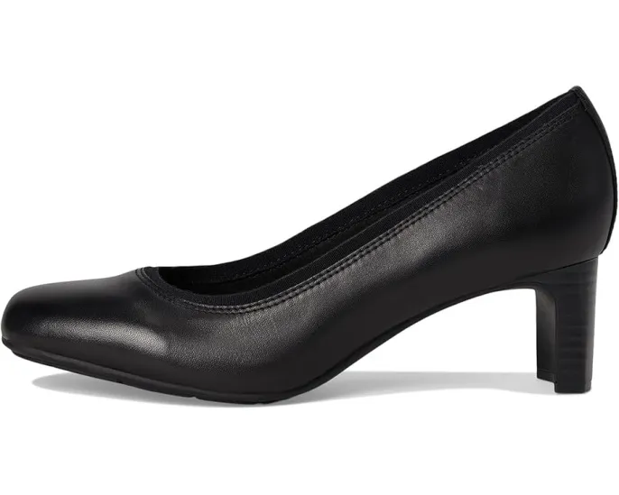 Лодочки Clarks Anelise Nora с круглым носком и резиновой подошвой на котячьем каблуке