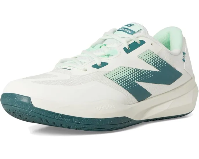 Теннисные кроссовки New Balance 796v4 с технологией FuelCell и прочной подошвой