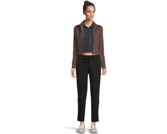 Куртка на молнии Moveknit Full Zip от TravisMathew с укороченным кроем и карманами на молнии