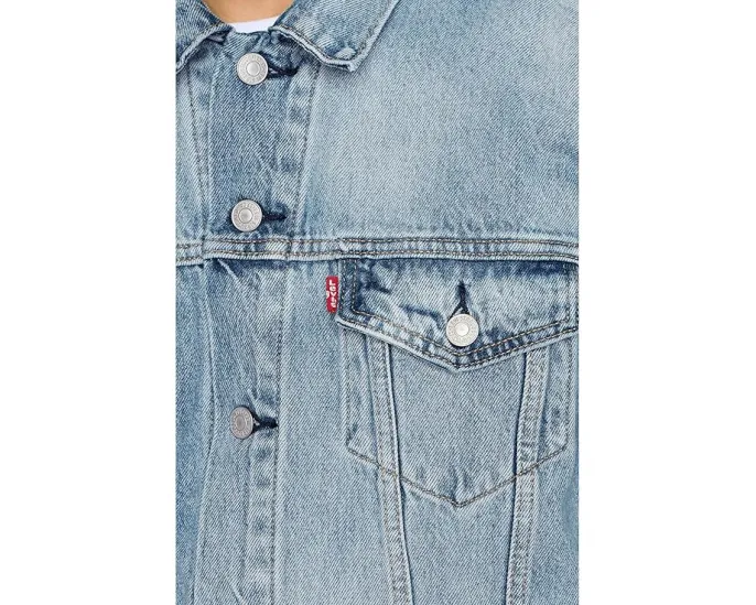 Куртка Trucker от Levi's с классическим дизайном и накладными карманами