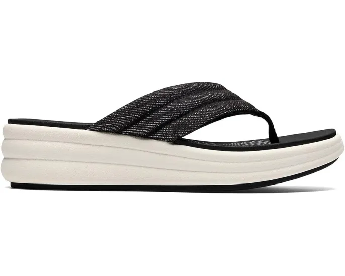 Сандалии Clarks Drift Carmen на клиновидной подошве с гибкой подметкой