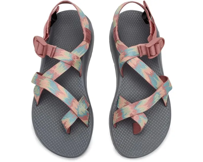 Сандалии Chaco Z2 Classic с регулируемыми ремешками и стелькой LUVSEAT