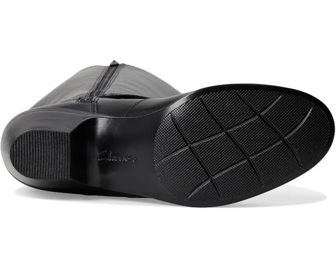 Ботинки Clarks Emily 2 Dream с круглым носком и ремешком