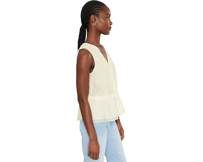 Топ с кружевной отделкой Lace Trim Shell от Vince Camuto