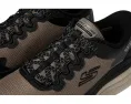 Кроссовки SKECHERS Zirrus с технологией Hands Free Slip-in и водоотталкивающим верхом