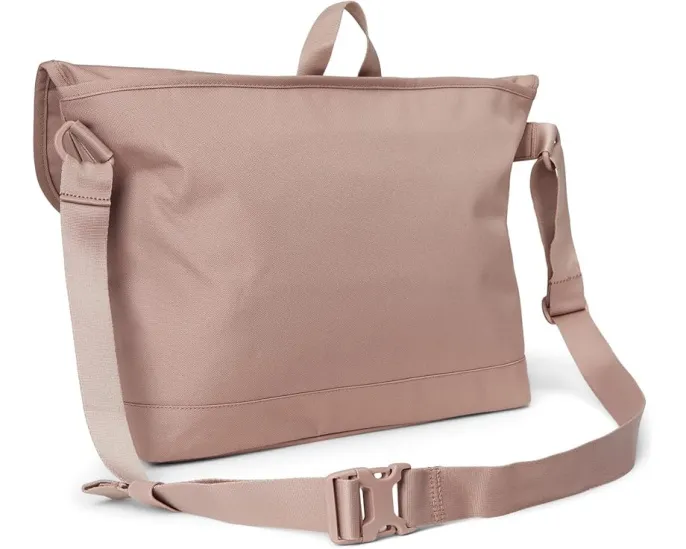 Сумка-мессенджер Herschel Supply Co. Cove из переработанных материалов