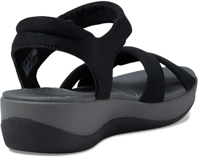 Сандалии Clarks Arla Shore на небольшом клиновидном каблуке