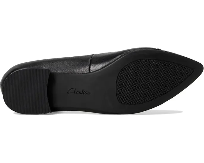 Балетки Natalyn Dusk от Clarks с заостренным носком и пряжкой