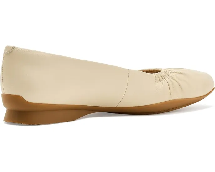 Балетки Clarks Jazmynn Lo из мягкой кожи с круглым носком и удобной стелькой
