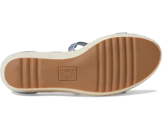 Босоножки Serena на платформе с ремешком и стразами