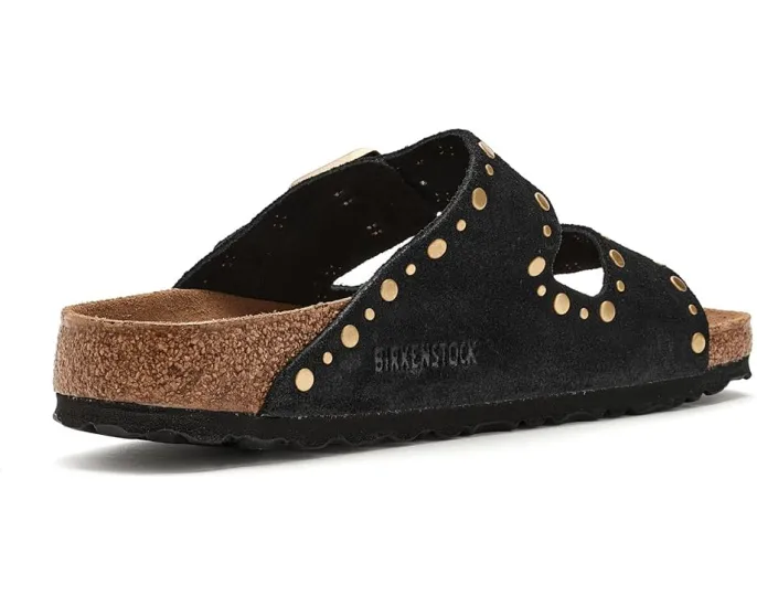 Биркенштоки Arizona Rivets из замши с клепками и пробковой стелькой