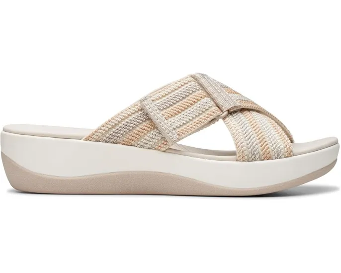 Сандалии Clarks Arla Wave на платформе с пеной Cushion Soft