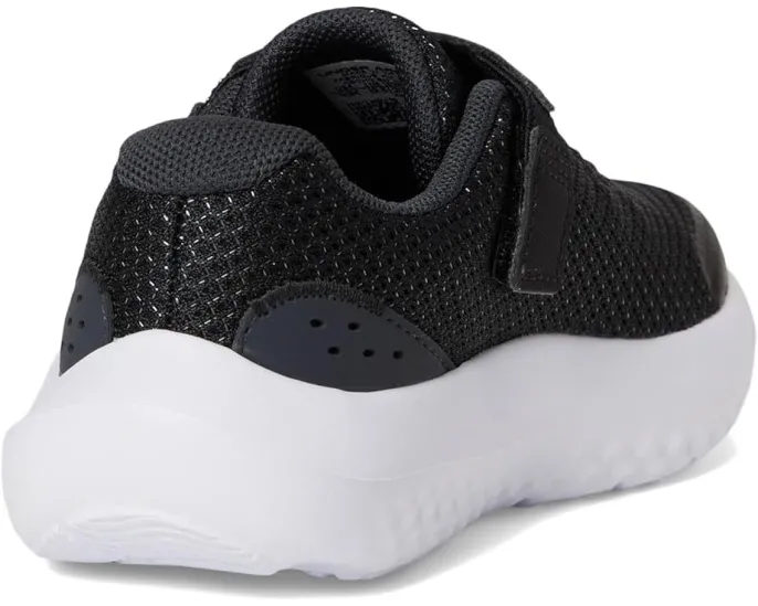Первые шаги в детских кроссовках Under Armour Infant Surge 4 на липучке