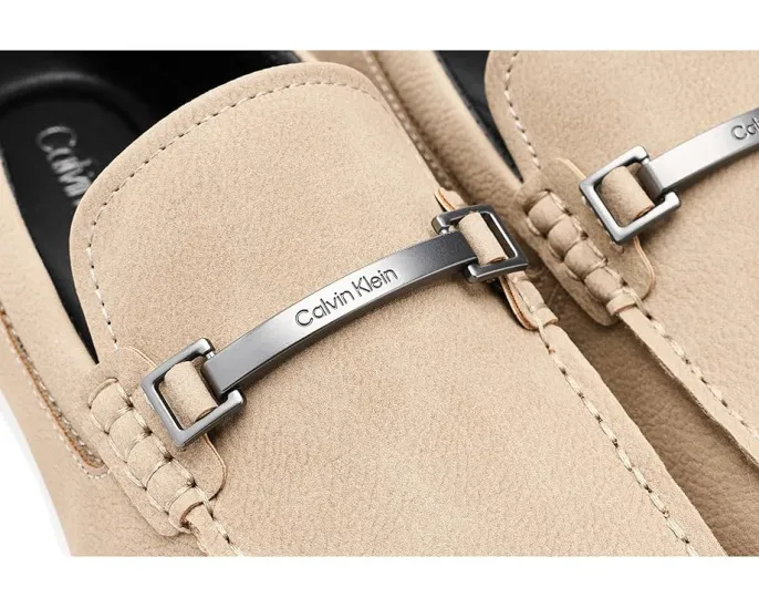 Лоферы Otilis от Calvin Klein с квадратным носком и металлическим акцентом