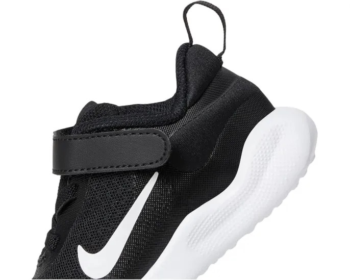 Детские кроссовки Nike Kids Revolution 7 с упругой пеной для малышей