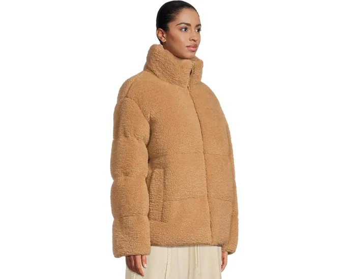 Пуховик UGG Emmalyn из плюша Uggfluff с капюшоном и синтетическим утеплителем