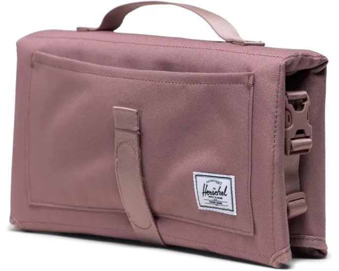 Пеленальный коврик Herschel Supply Co. Sprout Change Mat с ручкой