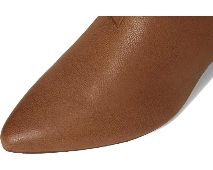 Ботинки Clarks Ellanie Vibe с заостренным носком и пеной Ultimate Comfort в стельке