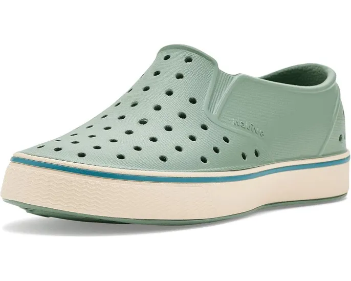 Кроссовки Miles Native Shoes на литой подошве с перфорацией