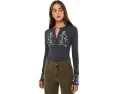 Блуза Fleur Embroidered Cuff Henley от Free People с вышивкой