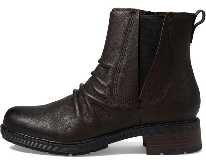 Ботинки Clarks Hearth Rose из кожи с эффектом смятия и высотой до икры