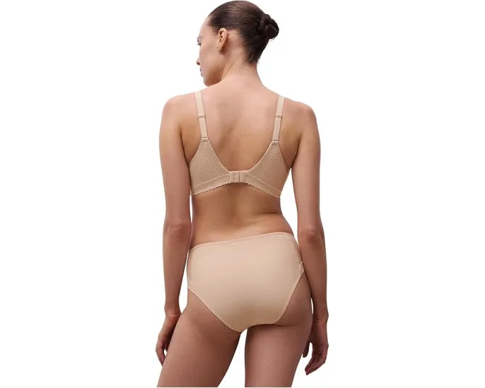 Бюстгальтер Chantelle Romance с низким вырезом и кружевом