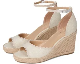 Босоножки Bandolino Kendri на высоком клиновидном каблуке