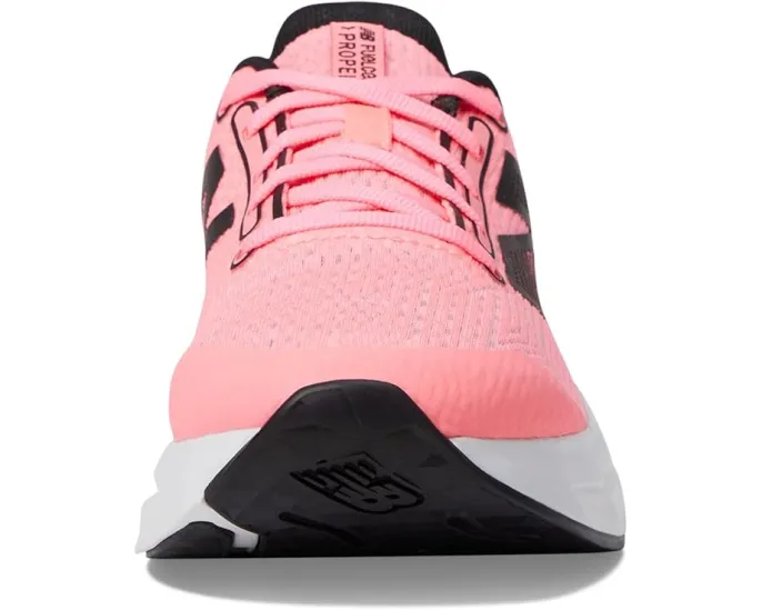 Кроссовки New Balance FuelCell Propel v5 для юных бегунов с промежуточной подошвой FuelCell