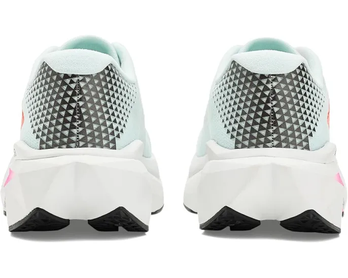 Беговые кроссовки New Balance FuelCell SuperComp Trainer v3 с карбоновой пластиной