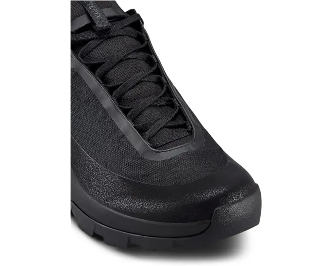 Треккинговые ботинки Arc'teryx Kragg с мембраной GORE-TEX и подошвой Vibram