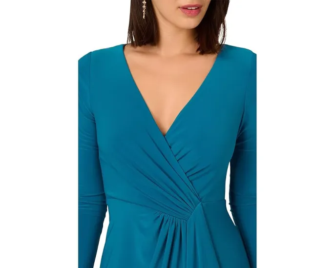 Короткое платье Adrianna Papell из джерси с драпировкой и V-образным вырезом