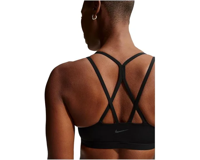 Спортивный бюстгальтер Nike Dri-FIT Zenvy с легкой поддержкой и поролоновыми чашками