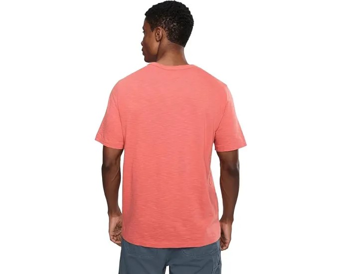 Футболка Faherty Sunwashed с нагрудным карманом и эффектом выгоревшей ткани