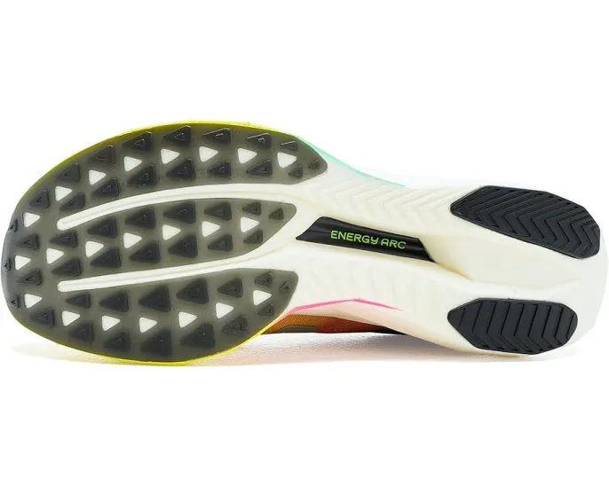 Кроссовки New Balance FuelCell SuperComp Elite v5 для соревнований с карбоновой пластиной