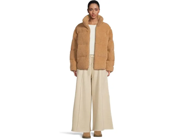 Пуховик UGG Emmalyn из плюша Uggfluff с капюшоном и синтетическим утеплителем