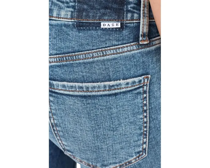 Джинсы DAZE Heartbreaker Mid-Rise Flare в цвете Dusk