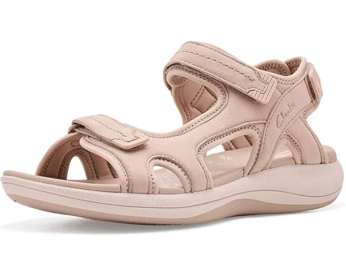Сандалии Clarks Cloudsteppers Mira Free с мягкой стелькой Cushion Soft и ремешком на липучке
