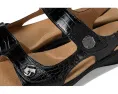 Сандалии Romi Croco от Trotters с рельефом под крокодила и клиновидным каблуком