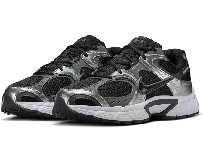 Кроссовки Nike V5 RNR с массивной пеной и ретро-дизайном