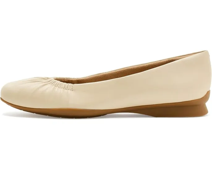 Балетки Clarks Jazmynn Lo из мягкой кожи с круглым носком и удобной стелькой