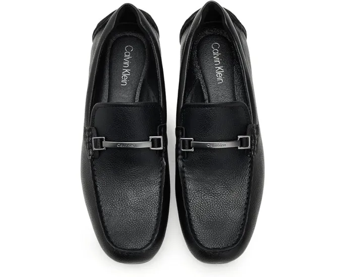 Лоферы Otilis от Calvin Klein с квадратным носком и металлическим акцентом