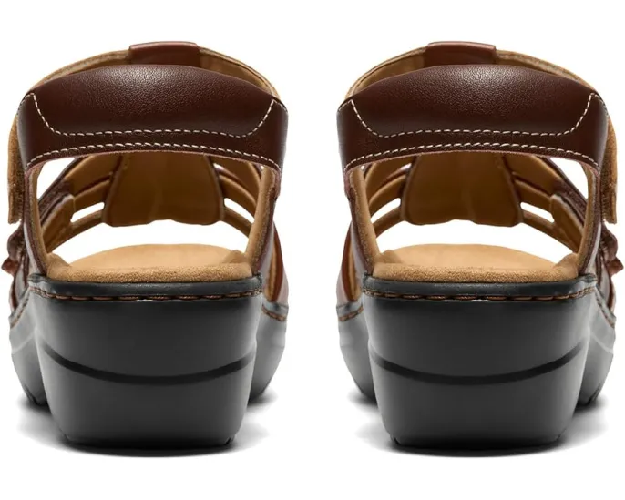 Сандалии Clarks Merliah 2 Ruby на танкетке с регулируемыми ремешками и мягкой стелькой