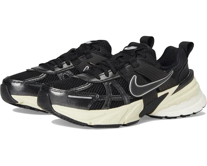 Кроссовки Nike V2K Run в ретро-стиле с массивной подошвой