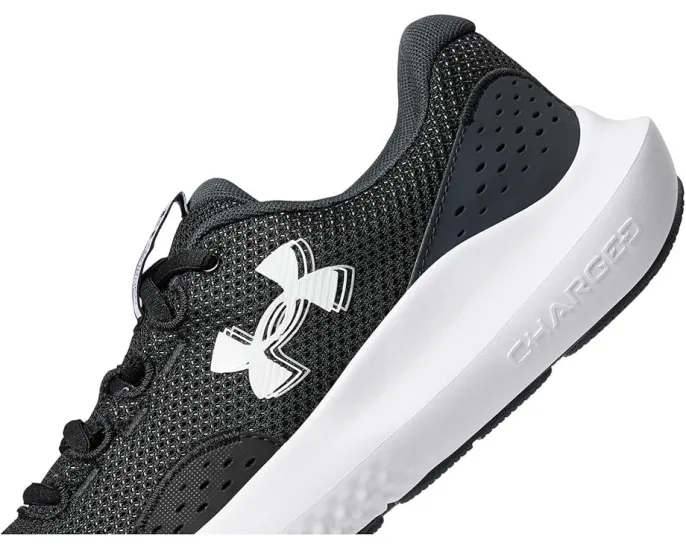 Кроссовки Under Armour Charged Surge 4 с технологией Charged Cushioning и системой комфорта