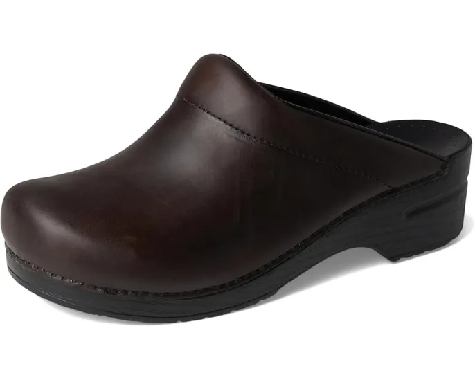 Клог Dansko Karl из прочной кожи для работы